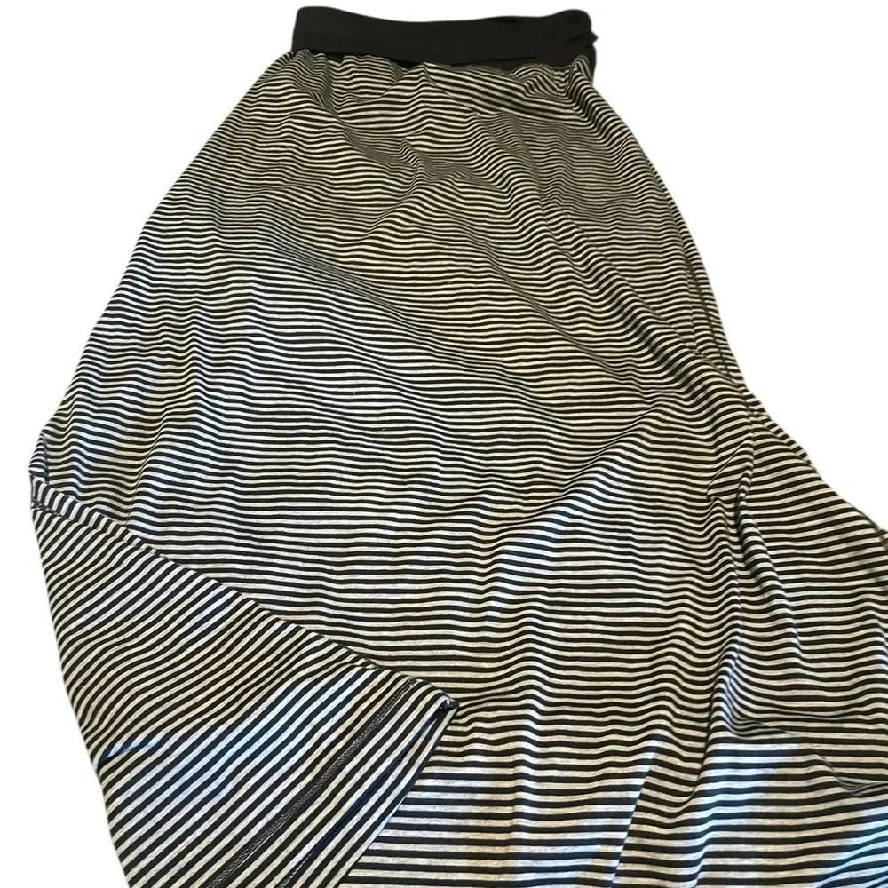 Max Studio size medium Striped Maxi Skirt like new